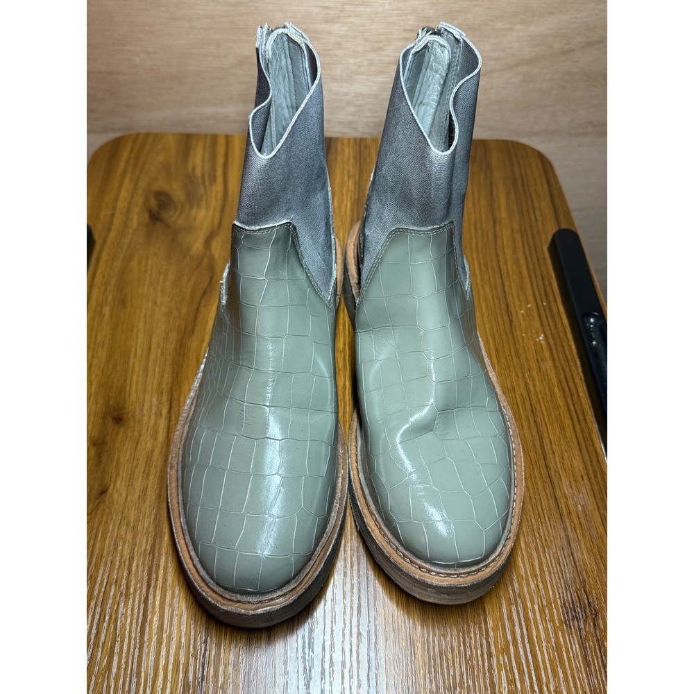 Free people Green Arlo Santa Fe Chelsea Boot size 6 / 36 Dust Storm Leather